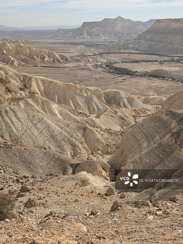 辛沙漠和峡谷，辛河（溪流）河床，垂直景观图片素材