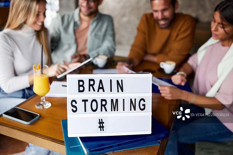 会议上的头脑风暴！图片素材