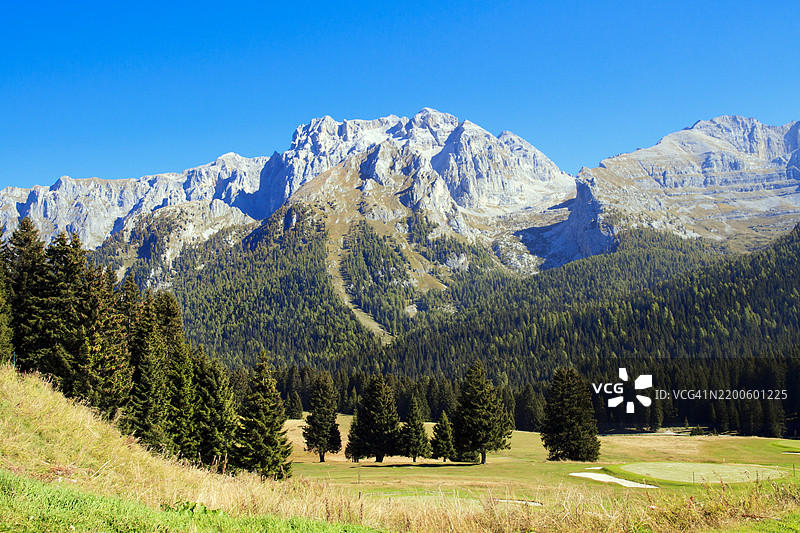 卡尔诺·马尼奥山口的景色，意大利多洛米蒂山脉。图片素材