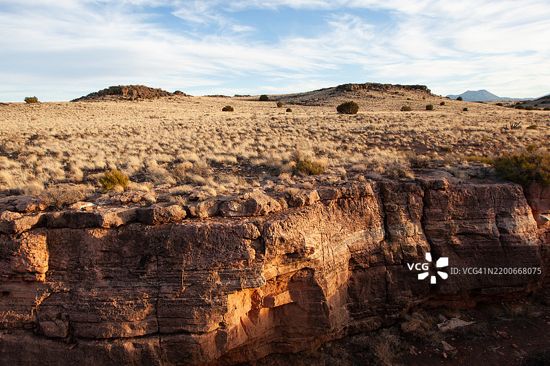 亚利桑那州北部平原上的黄金时刻图片素材