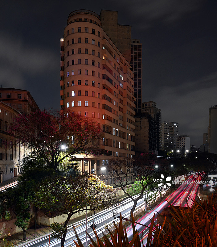 巴西圣保罗 - 市中心 - 五月二十三大道与里阿丘埃洛大厦图片素材