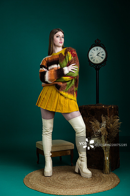 时尚优雅的女性图片素材