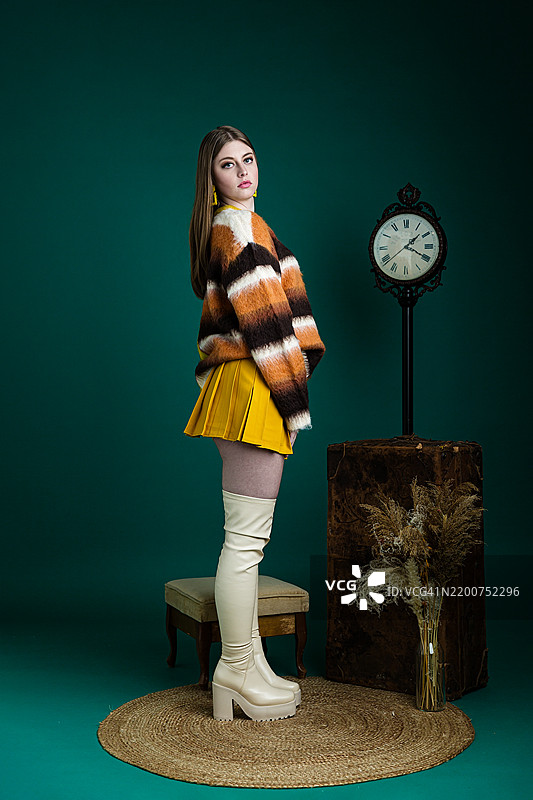 时尚优雅的女性图片素材