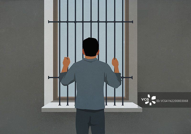 透过窗户看外面的铁窗后男子图片素材