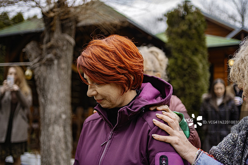 女性在团体戏剧心理治疗中的模特情境图片素材