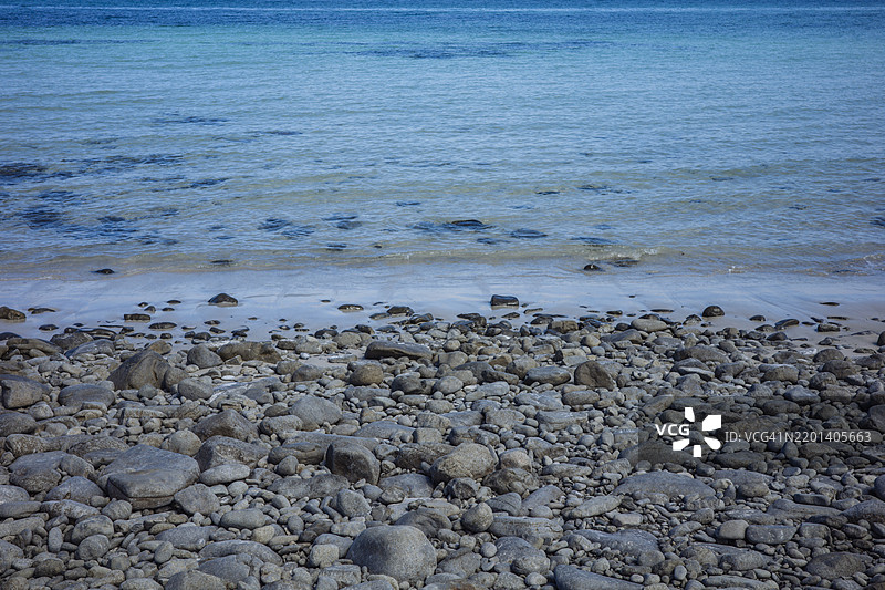 海卵石。自然组成的海滩岸边景观图片素材