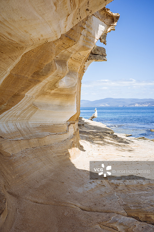 塔斯马尼亚玛丽亚岛国家公园的彩绘悬崖。图片素材