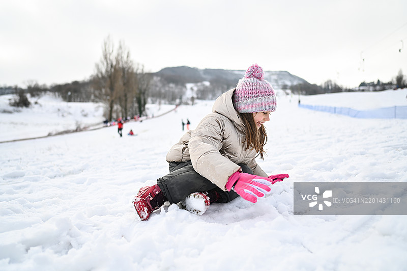 我们去打雪仗吧。图片素材