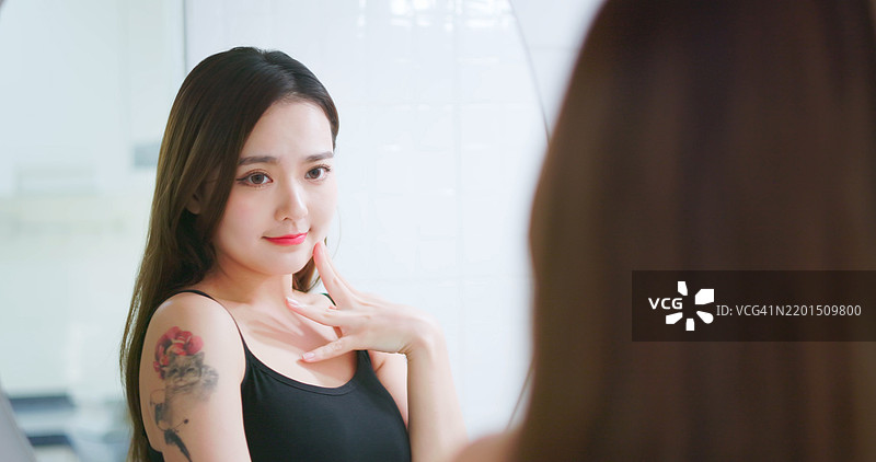 亚洲美女的皮肤很好图片素材