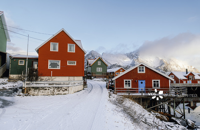 挪威洛弗敦群岛亨宁斯韦尔的雪天图片素材