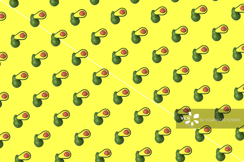 蓝色背景上的无缝鳄梨形状图案。健康生活方式的概念。图片素材