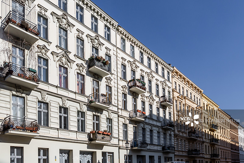 德国首都柏林历史住宅建筑的外立面图片素材