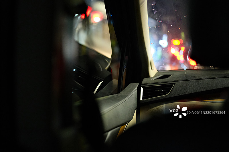 从车内观看交通堵塞图片素材