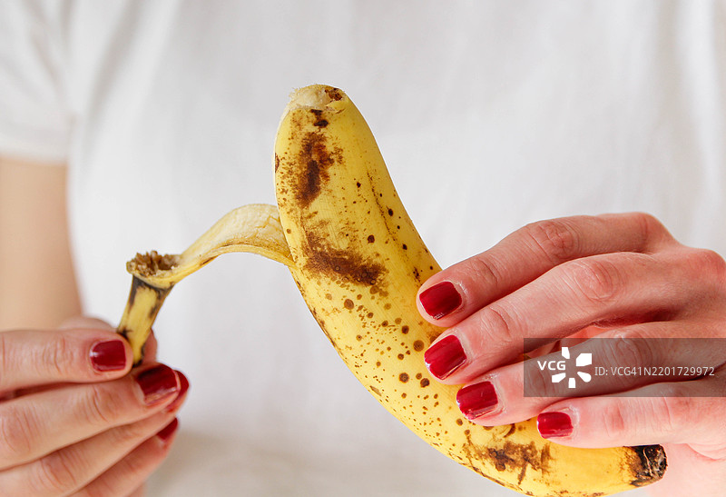 剥香蕉皮图片素材