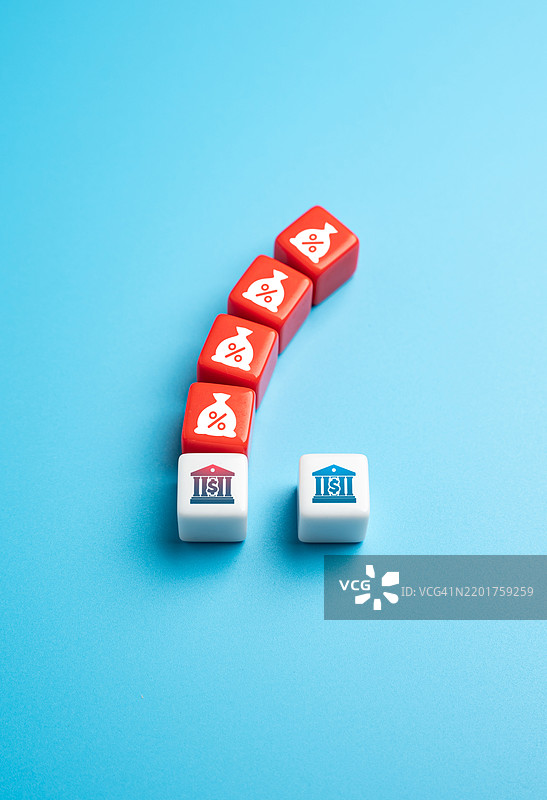 一个拥有问题贷款组合的银行威胁着金融系统的崩溃和连锁破产。再融资、再资本化和经济干预旨在恢复稳定。图片素材