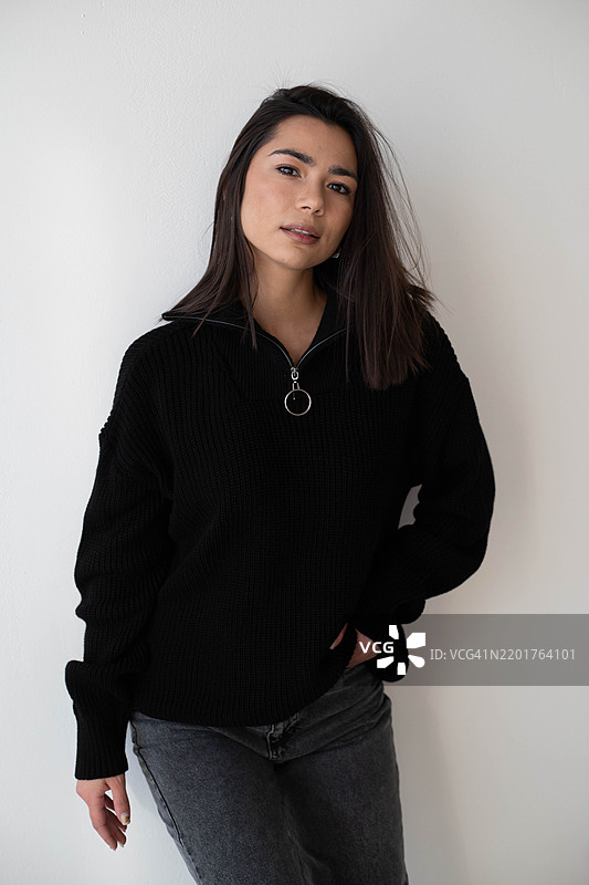 快乐年轻女性肖像 美丽微笑的女士 幸福感图片素材