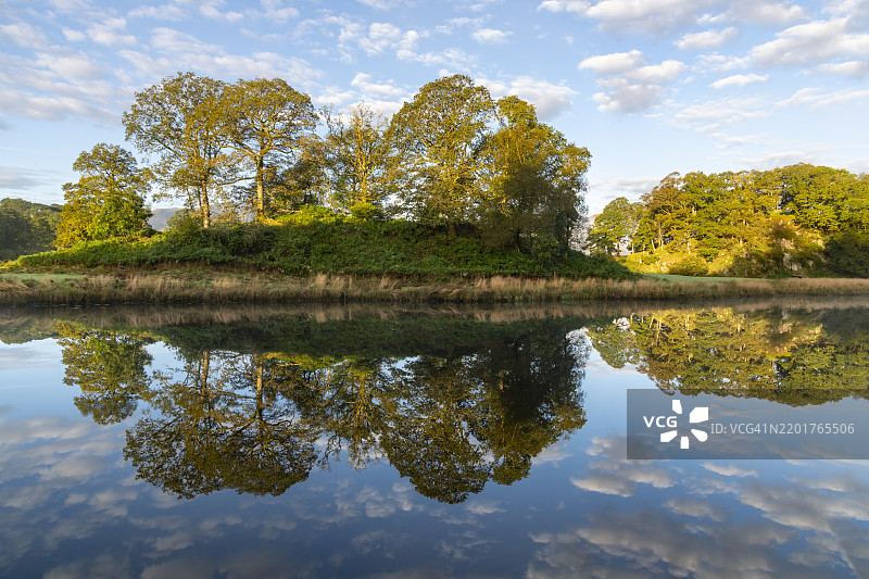 英格兰湖区埃尔特湖的美丽清晨图片素材