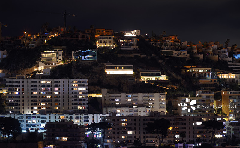 夜景，圣庞沙的酒店、公寓酒店，卡尔维亚，马约卡，巴利阿里群岛，西班牙，欧洲图片素材