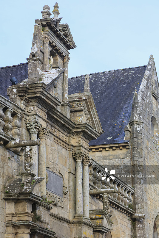 圣吉尔达教堂。法国布列塔尼地区莫尔比昂省奥雷。图片素材