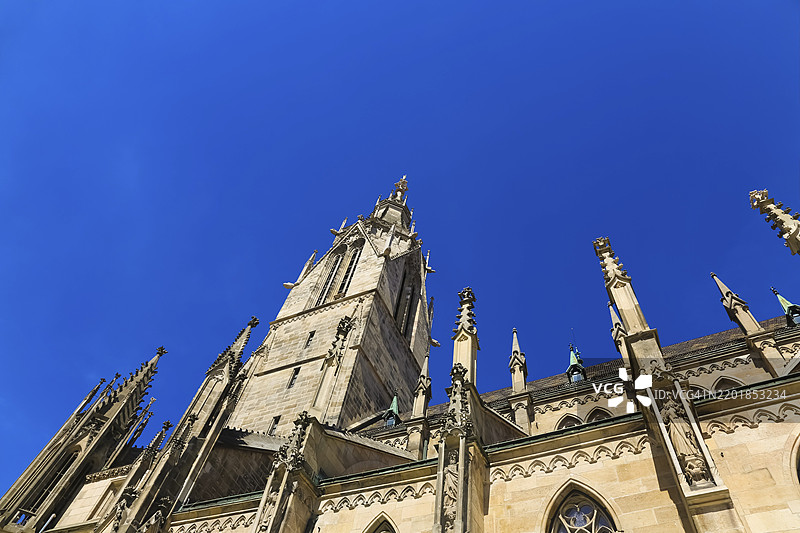 圣玛丽教堂，位于罗伊特林根，建于1247年至1343年，是一座文化遗产，哥特式教堂，宗教改革教堂，基督教堂，礼拜场所，基督教建筑，主塔，教堂塔，经过新哥特式风格修复，罗伊特林根，巴符州图片素材