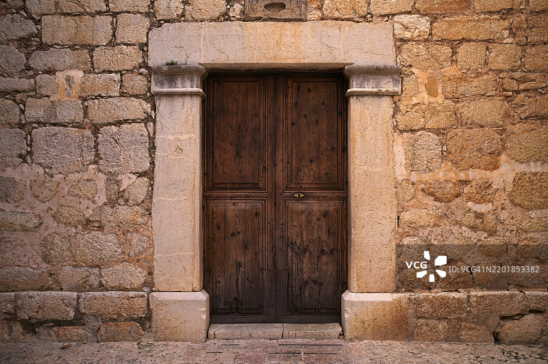 木制门，位于阿拉罗，卡尔维亚，马约卡，巴利阿里群岛，西班牙，欧洲图片素材