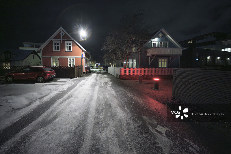 雷克雅未克住宅区的冬夜图片素材