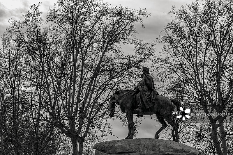 马德里布恩雷蒂罗公园的马丁内斯·坎波斯将军纪念碑图片素材