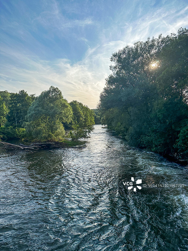 法国梅里-叙-约讷的约讷河图片素材