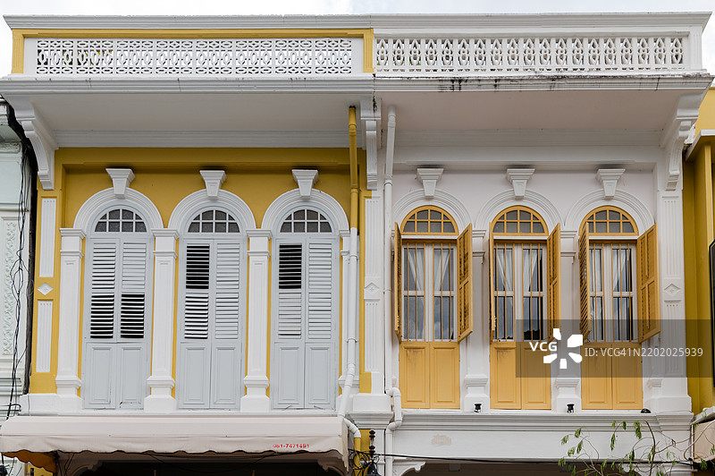 普吉镇克拉比路上的中葡风格商铺。图片素材