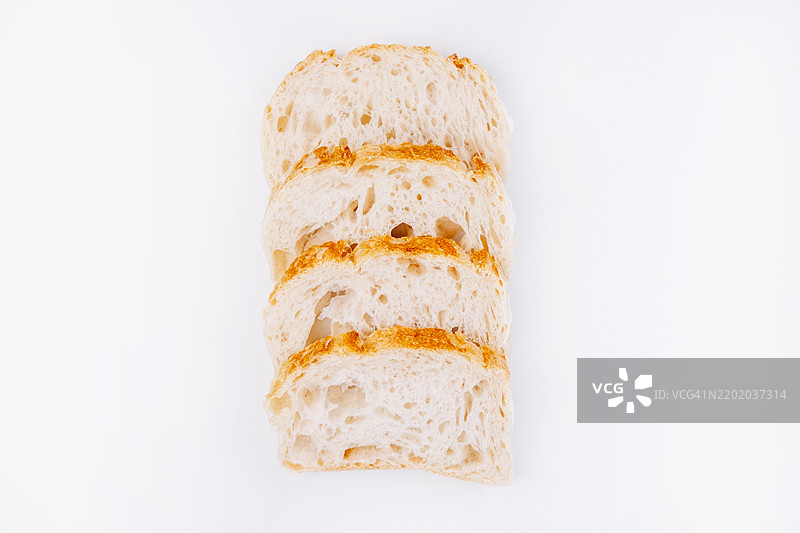白色背景上的切片白面包图片素材