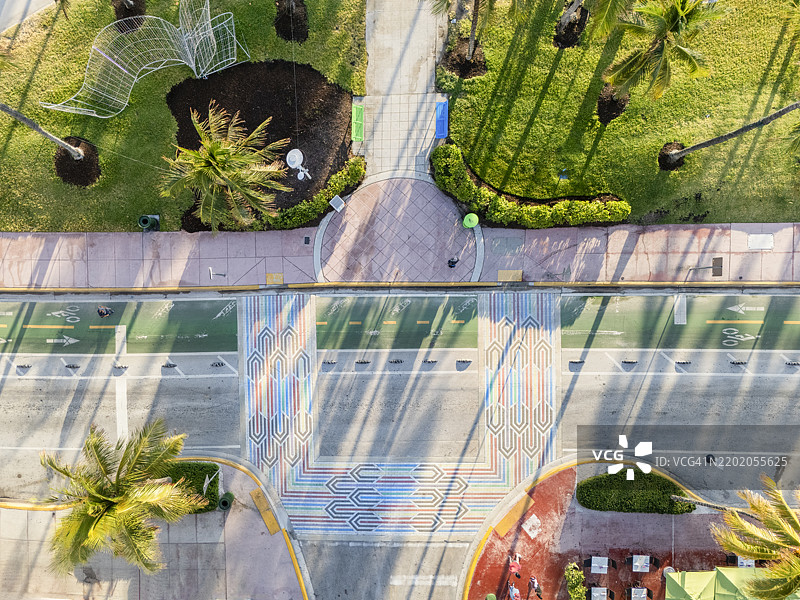 迈阿密海滩海洋大道交叉口的俯视图图片素材