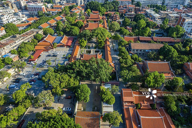 俯瞰福建泉州的佛教承天寺及其周边风景图片素材