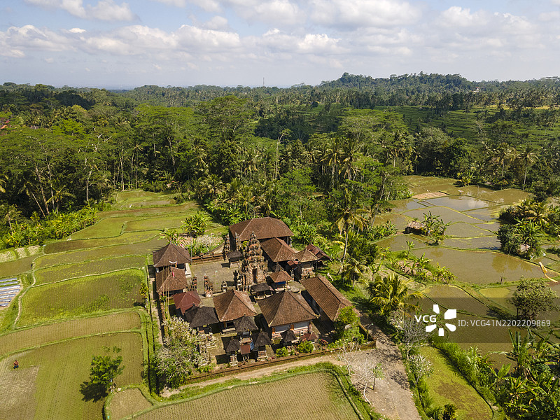 巴厘岛的普拉达伦班贾尔塞拉特卡贾卡乌寺庙图片素材