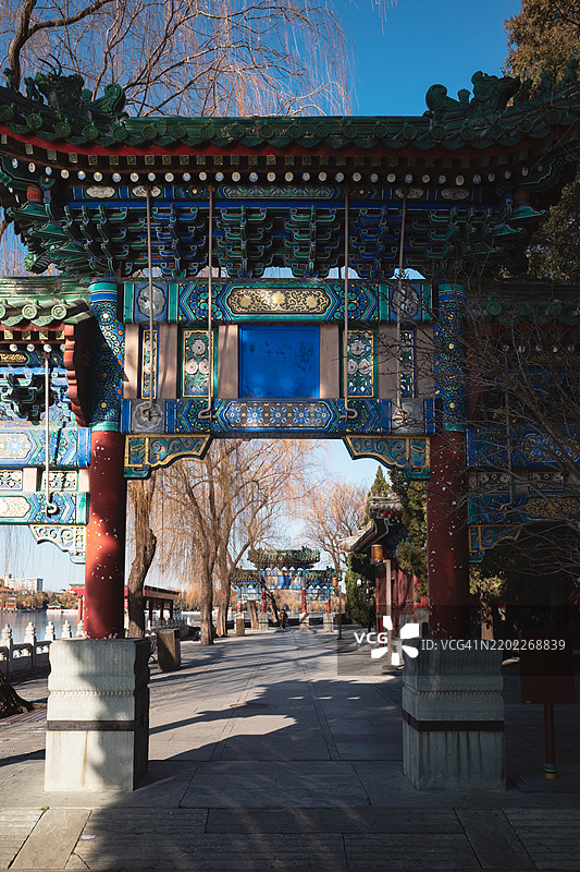 中国风格建筑 - 北京北海公园的纪念拱门图片素材