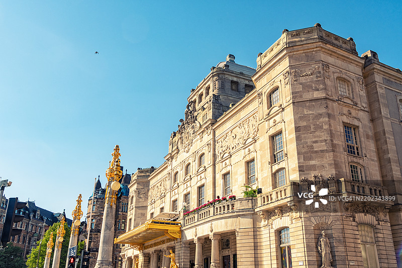 瑞典斯德哥尔摩市的皇家戏剧院，周围无人图片素材