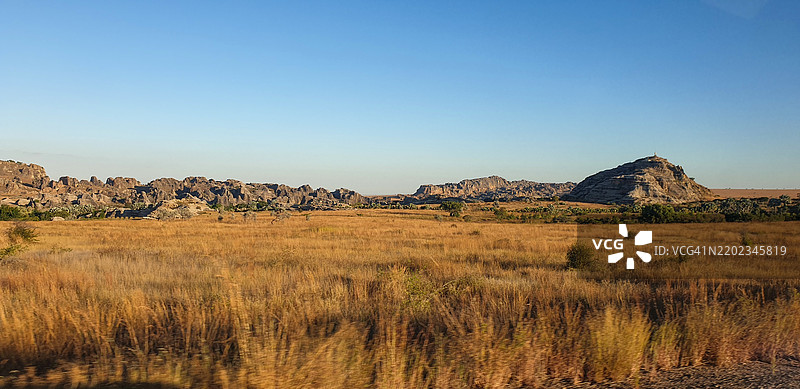 马达加斯加伊萨洛国家公园的岩石 formations图片素材