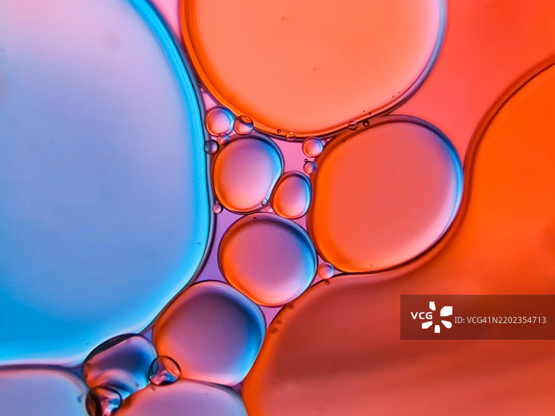 水中油泡的全景特写图片素材