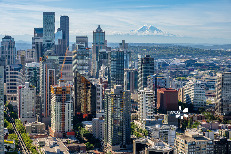 西雅图天际线与雷尼尔山图片素材