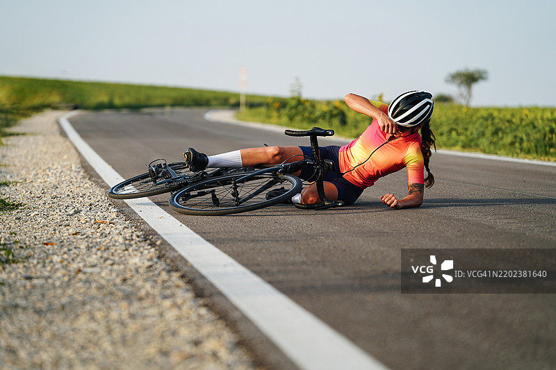 骑行事故。图片素材