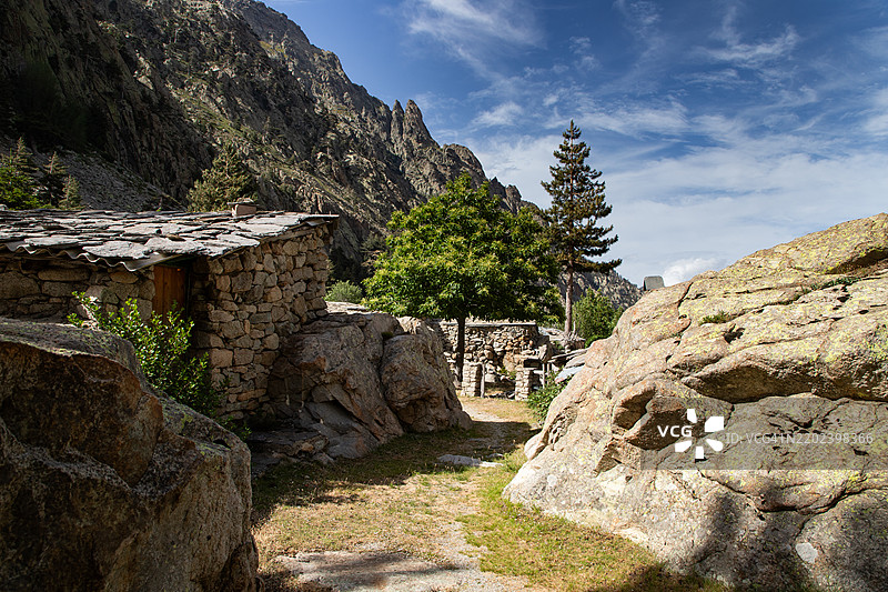 法国科西嘉岛的山景图片素材
