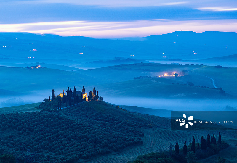 托斯卡纳意大利瓦尔多尔恰贝尔维德雷的日出，联合国教科文组织世界遗产图片素材