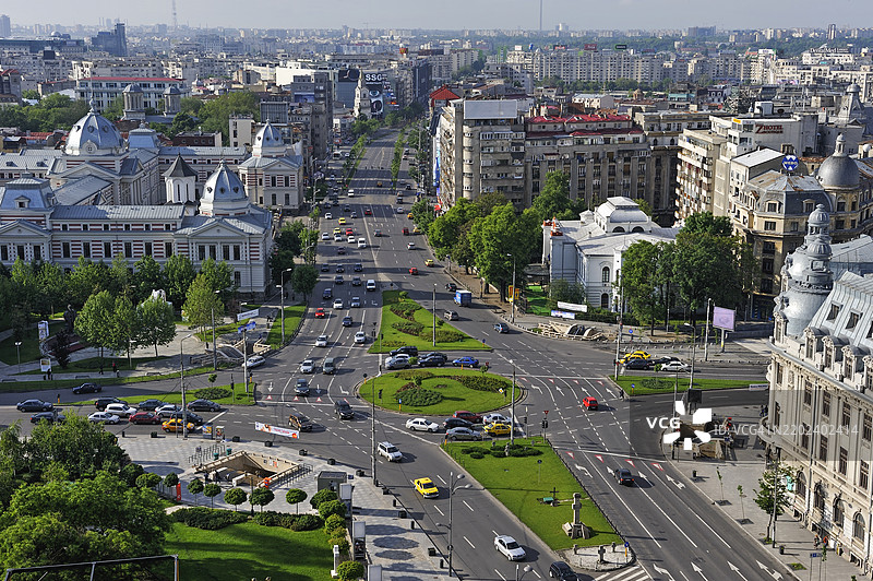 从罗马尼亚布加勒斯特的洲际酒店俯瞰大学广场图片素材