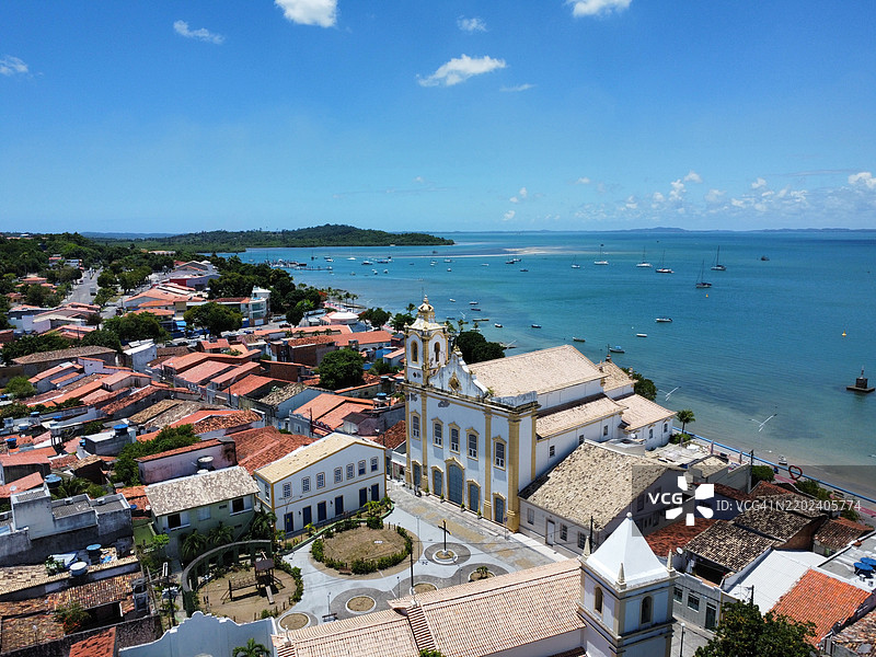 海边城镇的高角度视图，巴西伊塔帕里卡图片素材