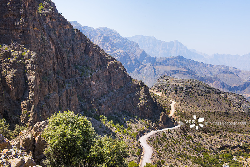 阿曼阿拉伯半岛，阿赫达尔山西坡的阿尔巴里达路，从2036米的沙拉夫阿拉曼通道到比拉德赛特和鲁斯塔克公路图片素材