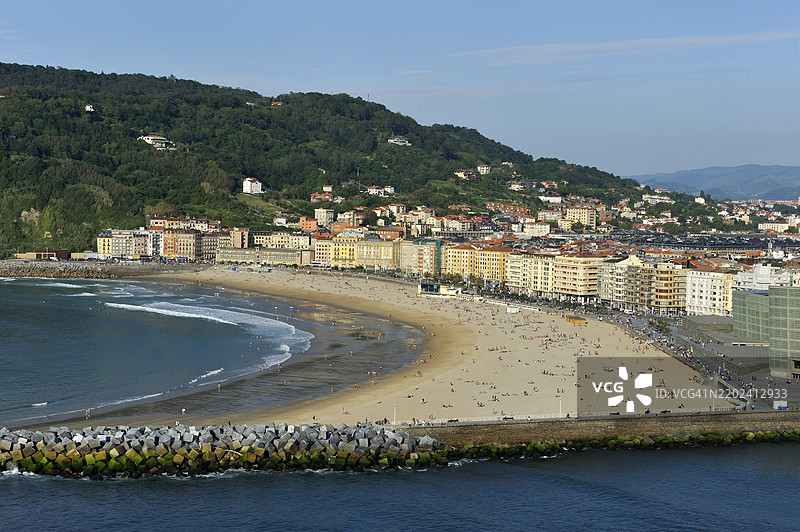 从乌尔古尔山俯瞰的祖里奥拉海滩，西班牙巴斯克地区吉普斯夸省比斯开湾图片素材