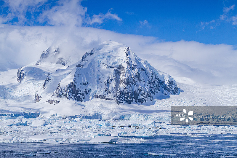 埃雷拉海峡的景观，位于南极洲西海岸与朗赫岛之间，极地地区图片素材