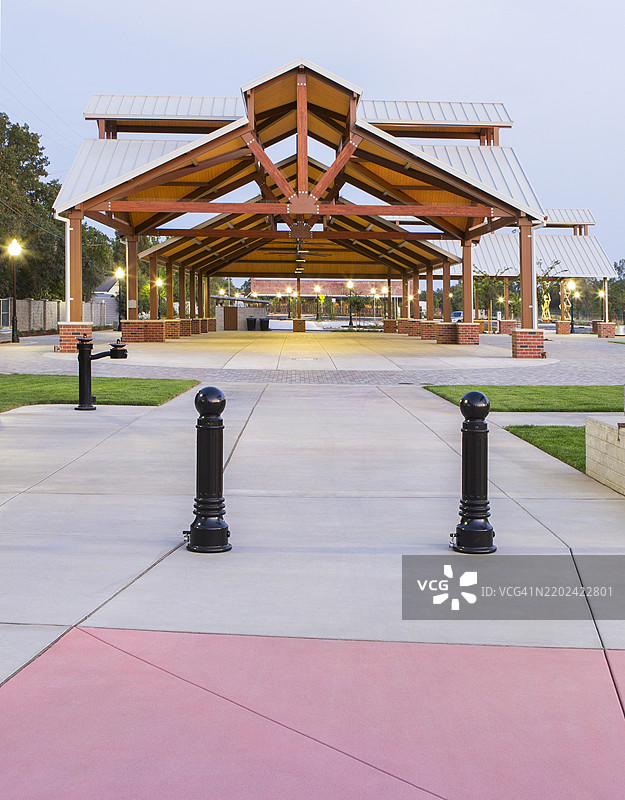 带有建筑景观设计元素的公共公园图片素材
