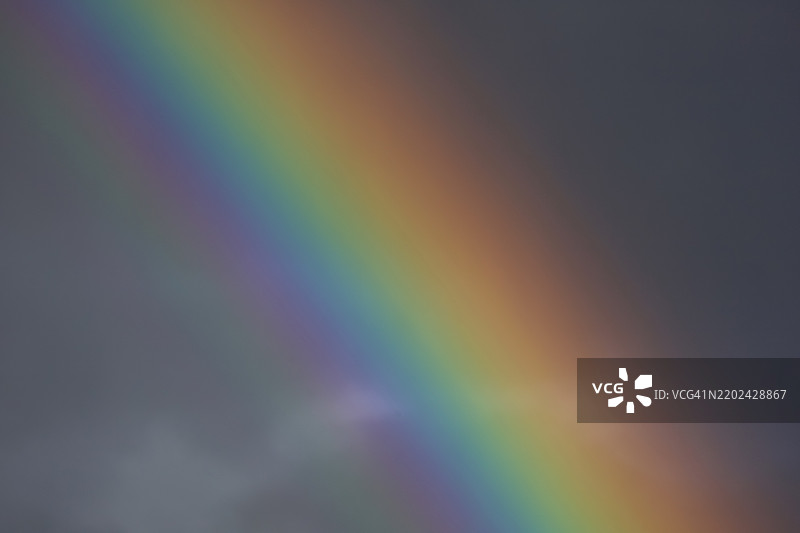 德国九月天空中的彩虹图片素材