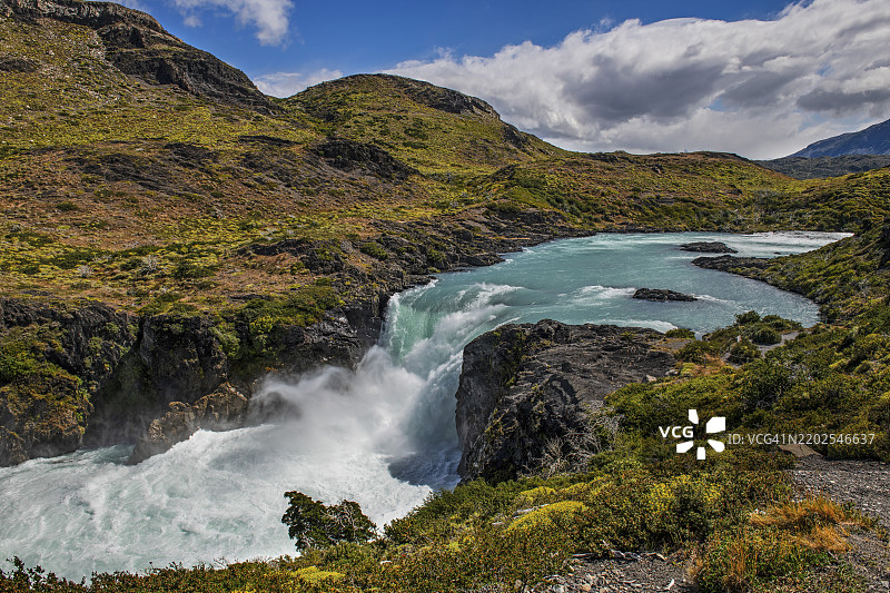 萨尔托格兰德瀑布，托雷斯德尔潘恩国家公园，巴塔哥尼亚，智利，南美洲图片素材