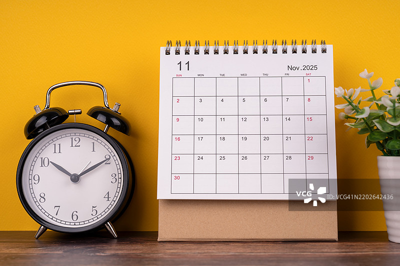 2025年11月桌面日历图片素材